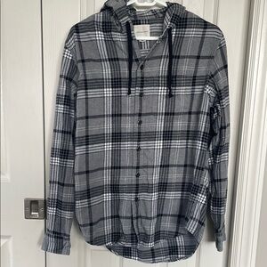American Eagle Outfitters Gray Plaid Casual Button Down Shirt